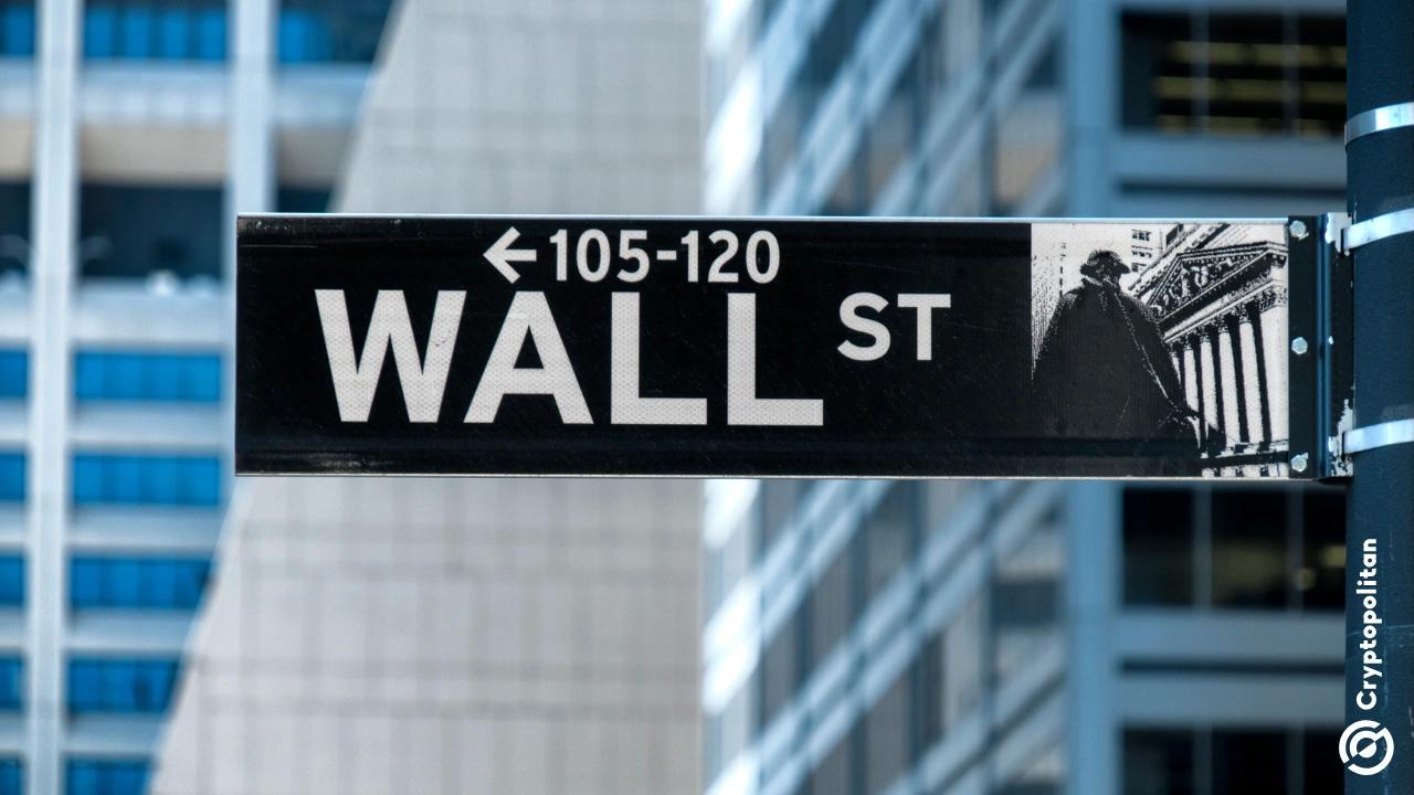 Under trade tension, Wall Street falls, gold rises, and the dollar holds steady.